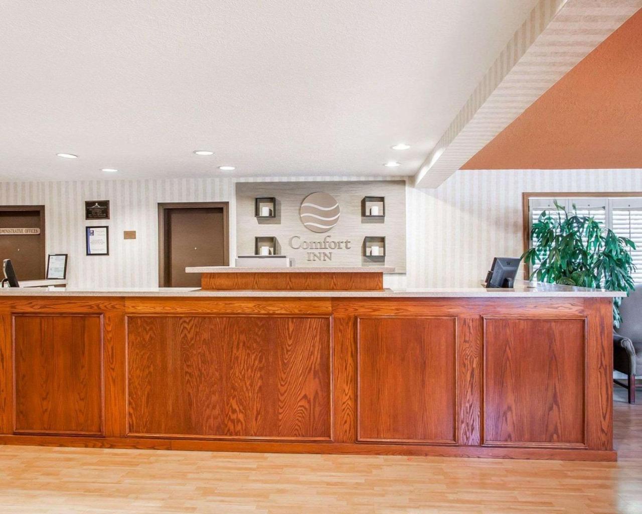Comfort Inn Conference Center Hillsboro Ngoại thất bức ảnh